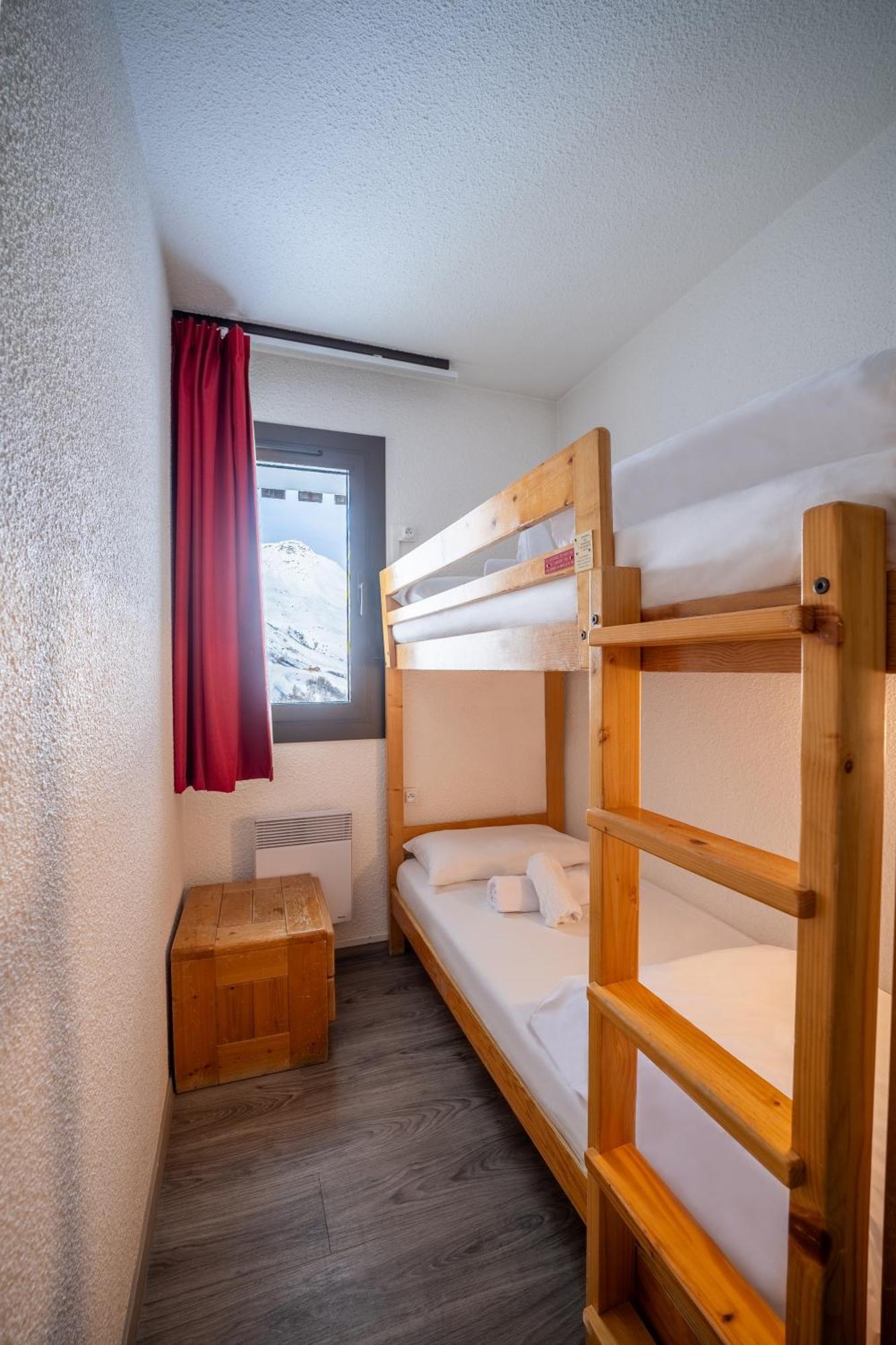 Azureva Les Menuires Aparthotel Сен-Мартен-дьо-Белвил Екстериор снимка
