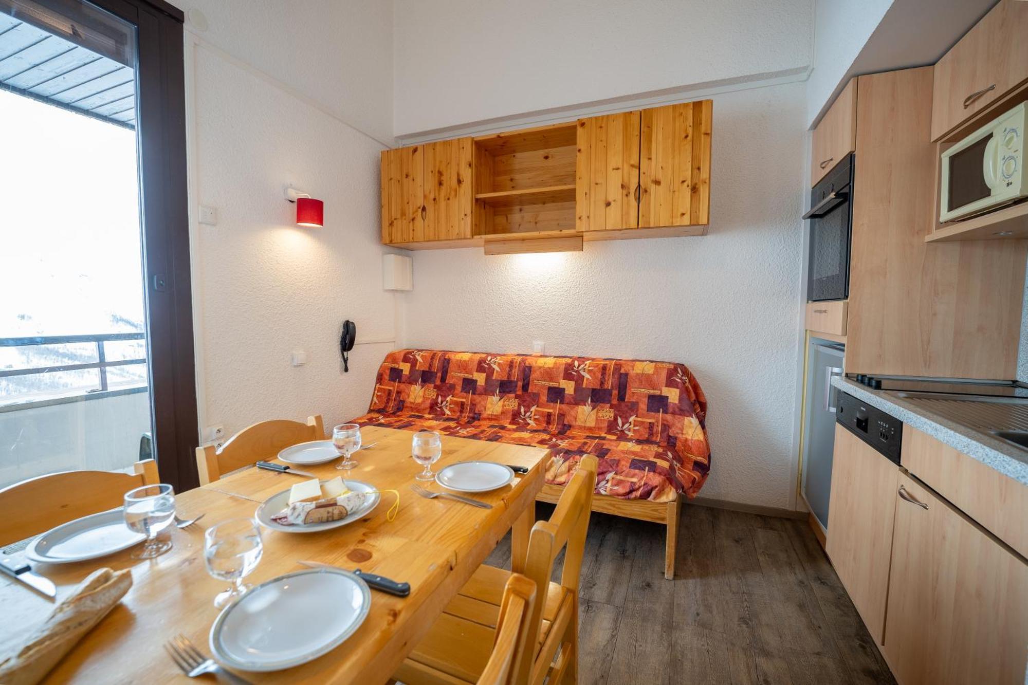Azureva Les Menuires Aparthotel Сен-Мартен-дьо-Белвил Екстериор снимка