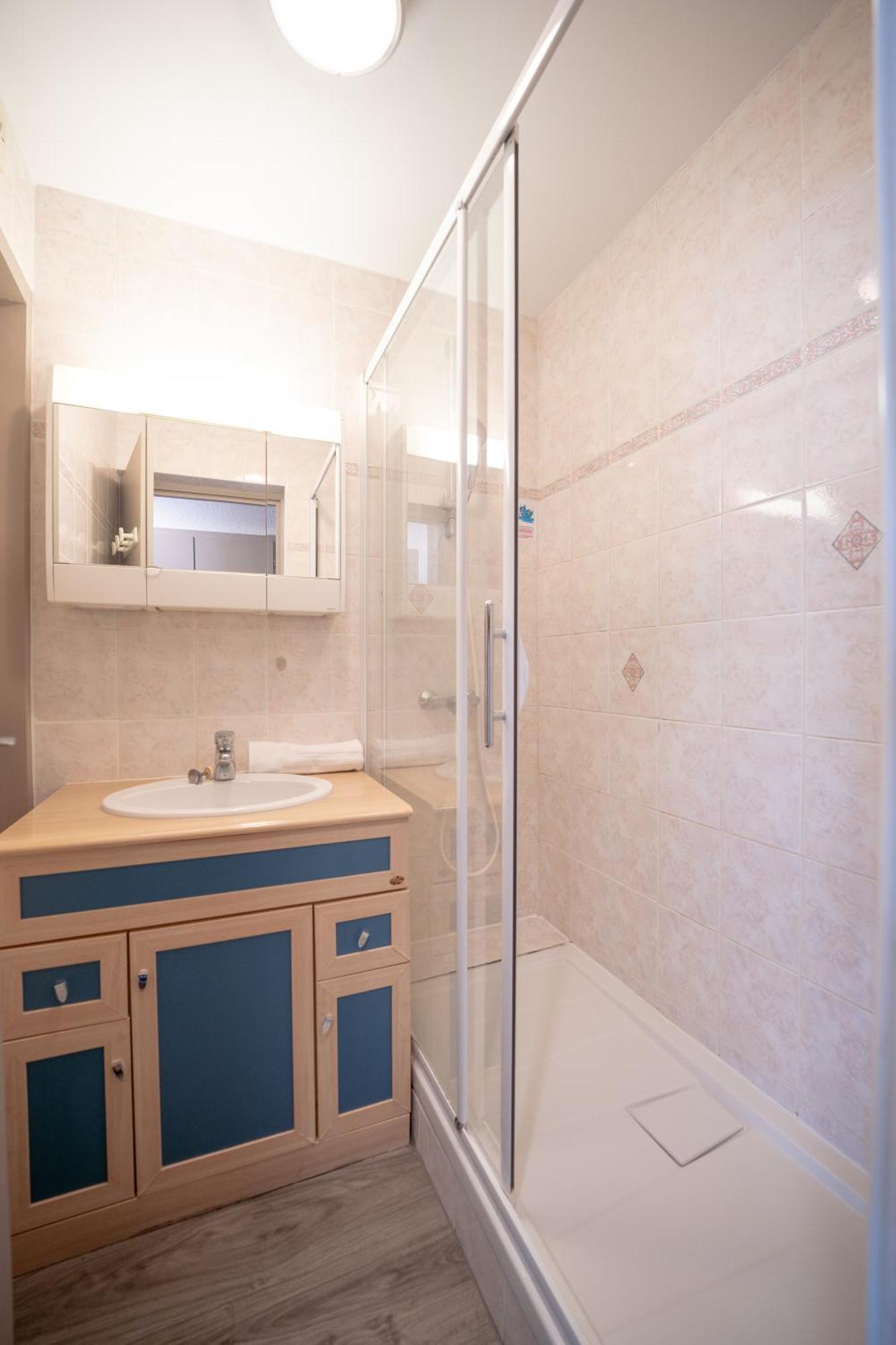 Azureva Les Menuires Aparthotel Сен-Мартен-дьо-Белвил Екстериор снимка